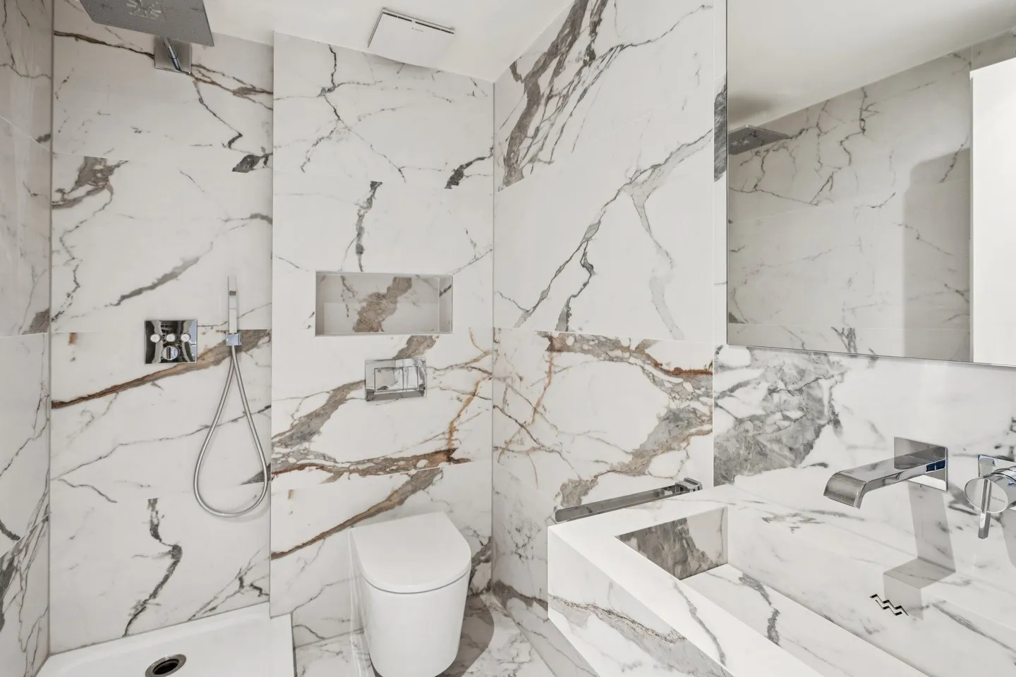 Magnifico appartamento a Montreux con vista mozzafiato sul lago e sulle Alpi - Foto 8 di 10