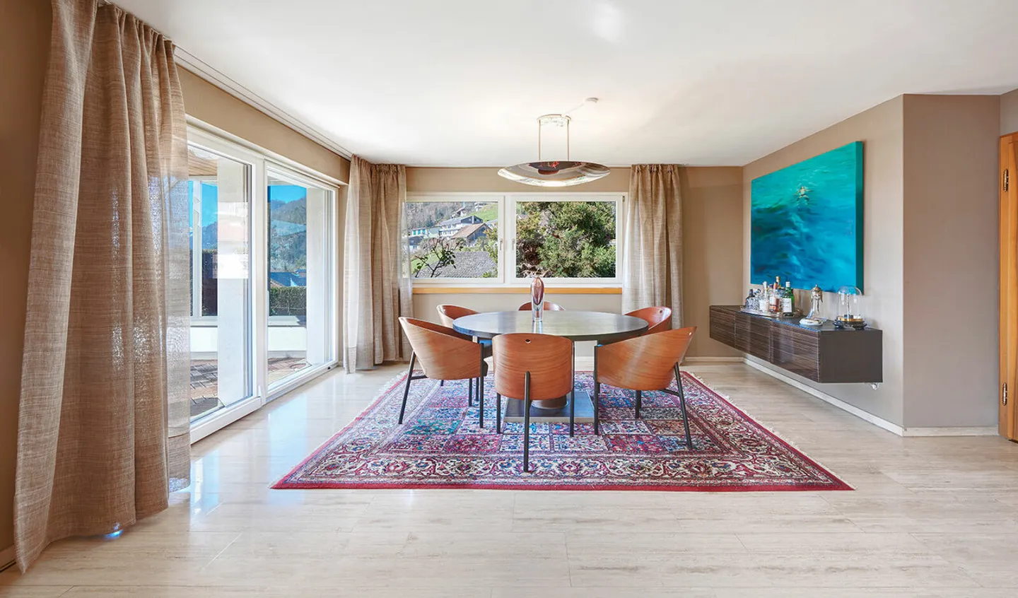 Exklusives Einfamilienhaus mit viel Umschwung und Seesicht - Foto 8 von 14