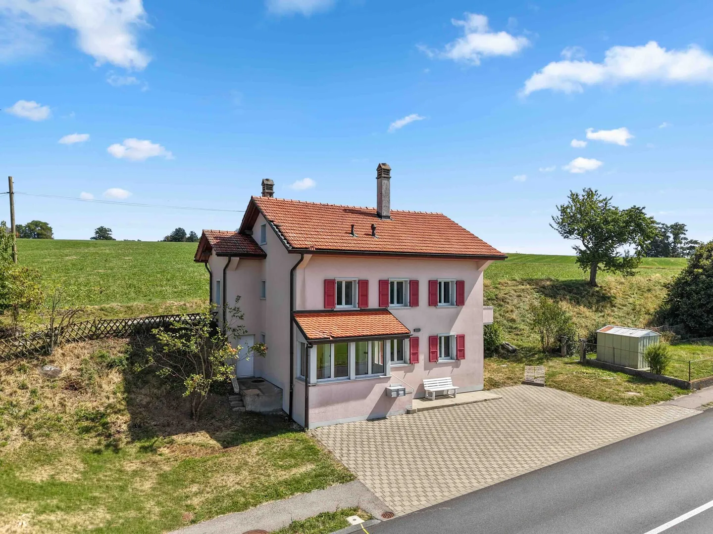 House with 2 apartments 5 min from Romont and 20 min from Bulle - Photo 1 of 7
