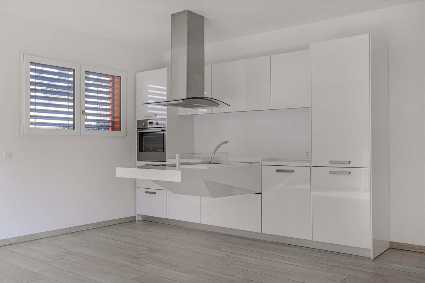 NEW AND BRIGHT 3.5 ROOMS WITH PRIVATE GARDEN IN CURIO - Photo 2 of 9