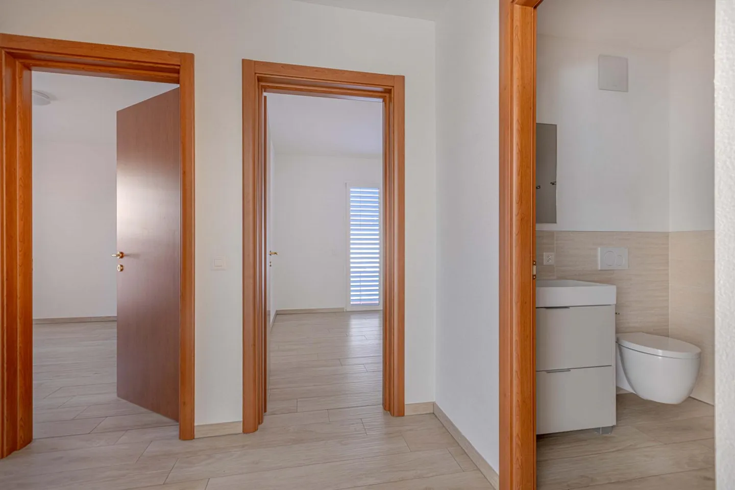 NEW AND BRIGHT 3.5 ROOMS WITH PRIVATE GARDEN IN CURIO - Photo 5 of 9