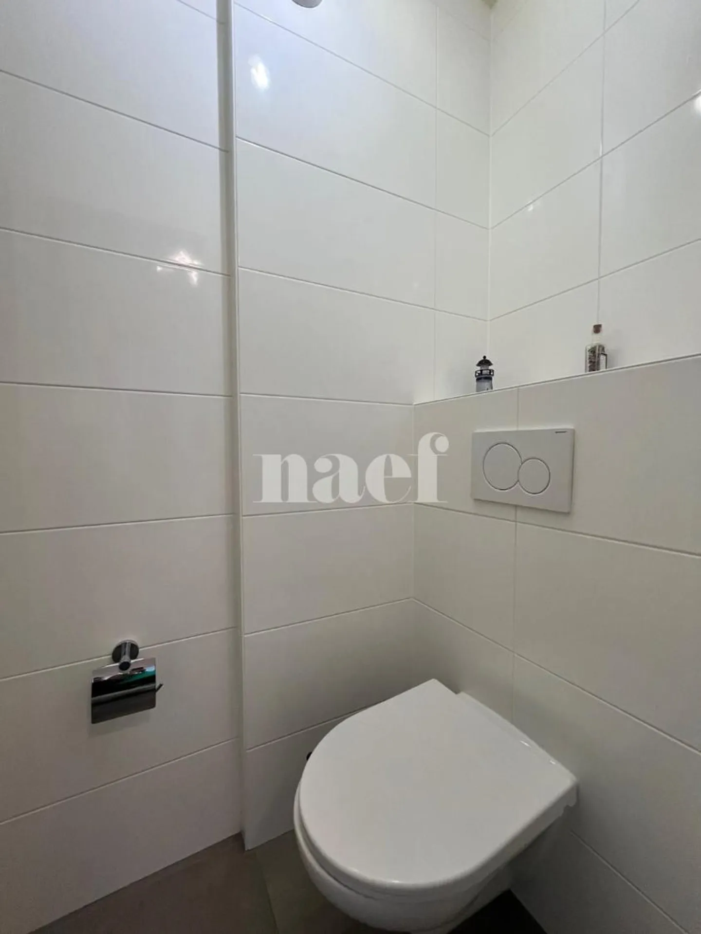 Appartamento completamente ristrutturato nel 2023 a due passi dal lago e dai negozi - Foto 7 di 10