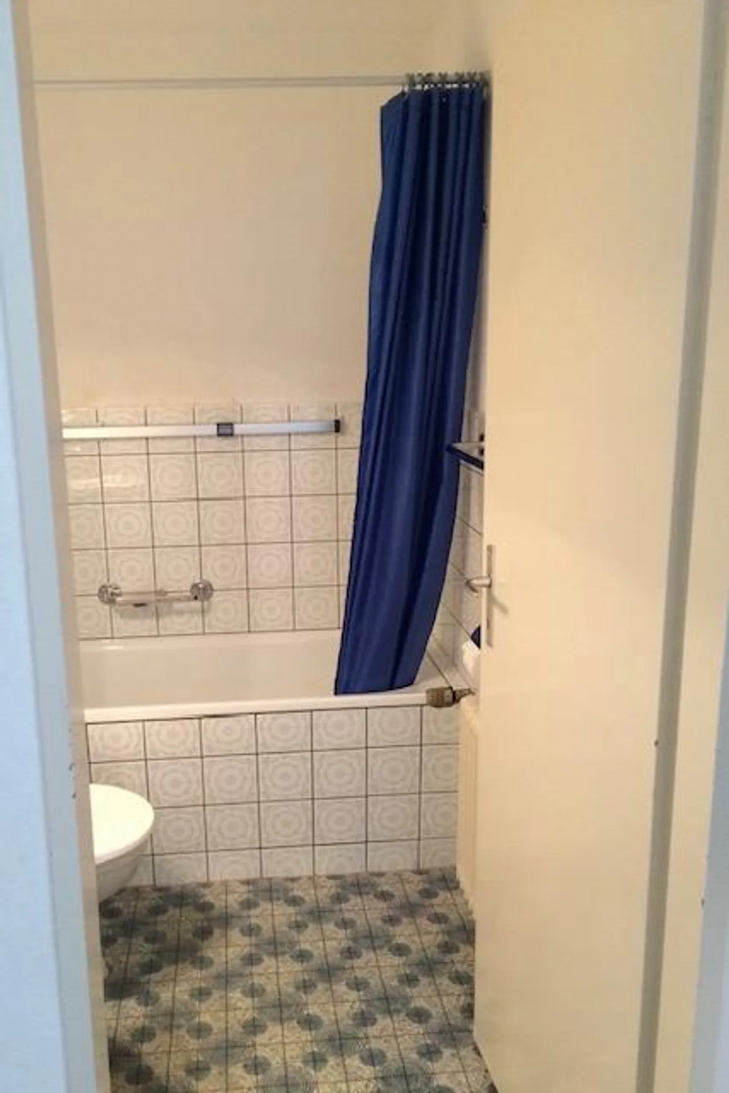 Studio with indoor pool - Photo 7 of 14