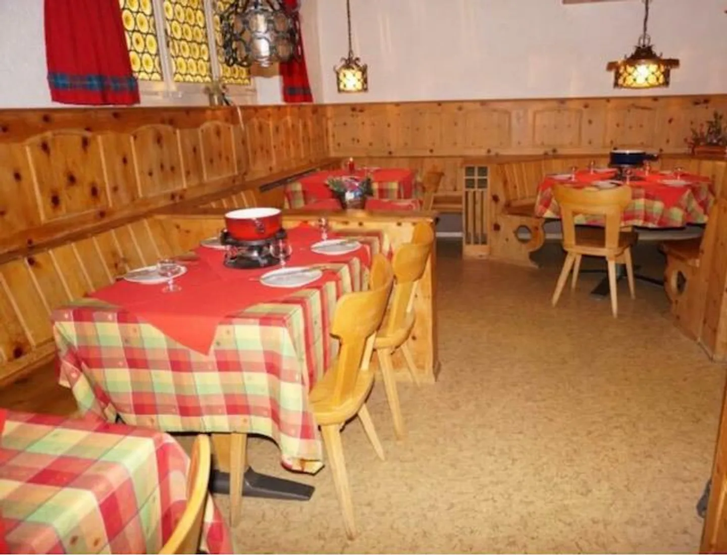 Studio with indoor pool - Photo 13 of 14