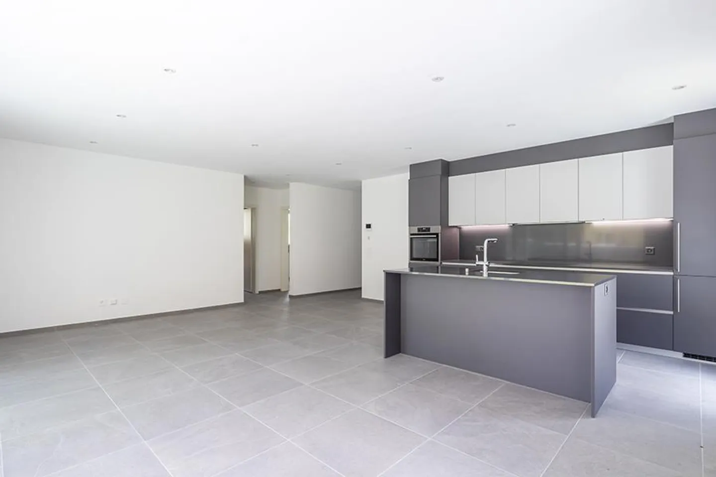 (LOCATION AVEC OPTION D'ACHAT) MODERNE 3.5 PIÈCES AVEC JARDIN À LUMINO - Photo 4 sur 21
