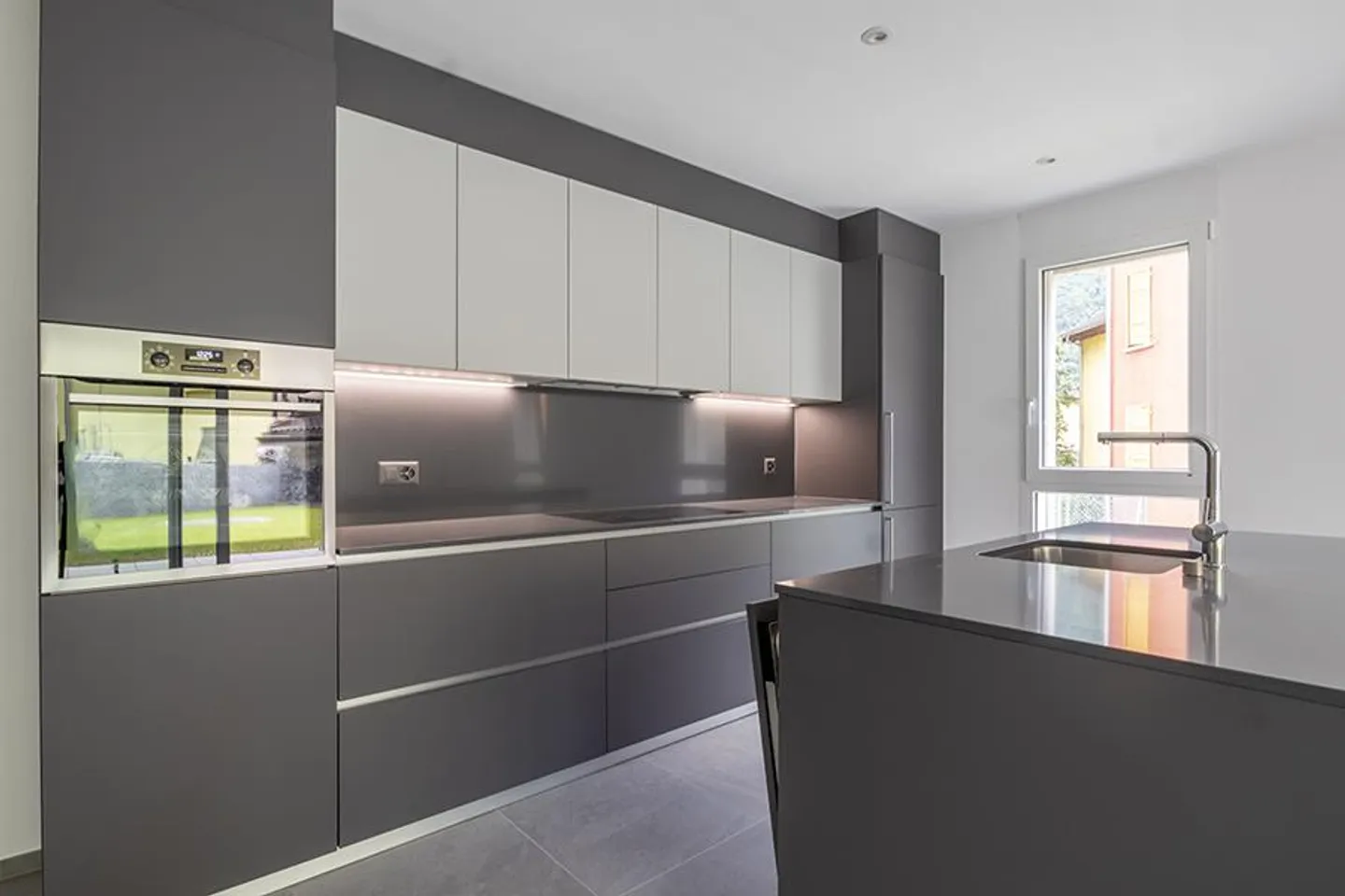 (LOCATION AVEC OPTION D'ACHAT) MODERNE 3.5 PIÈCES AVEC JARDIN À LUMINO - Photo 8 sur 21