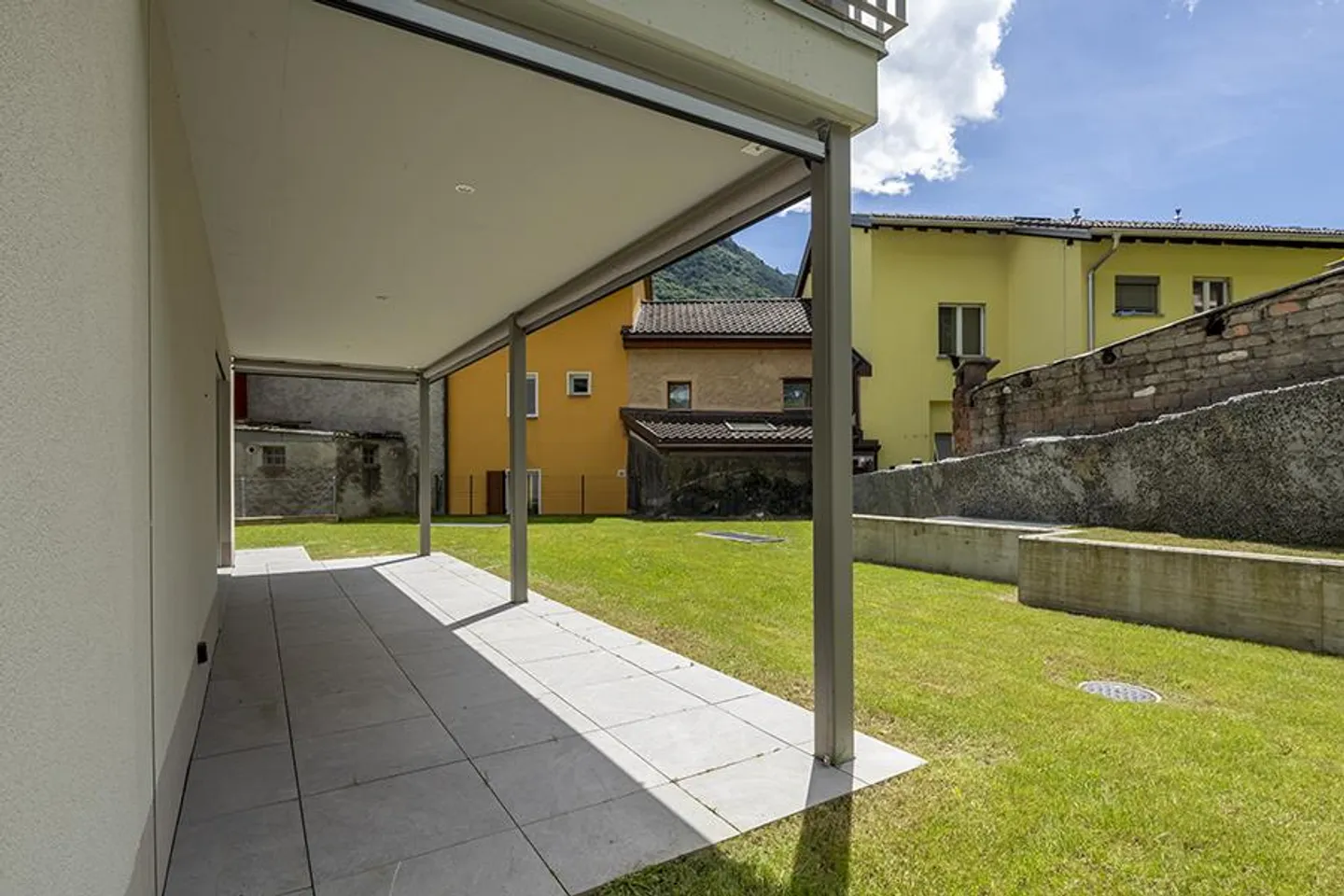 (LOCATION AVEC OPTION D'ACHAT) MODERNE 3.5 PIÈCES AVEC JARDIN À LUMINO - Photo 9 sur 21