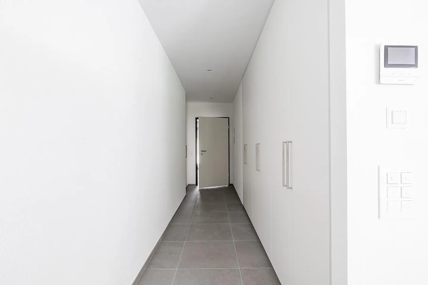 (LOCATION AVEC OPTION D'ACHAT) MODERNE 3.5 PIÈCES AVEC JARDIN À LUMINO - Photo 13 sur 21
