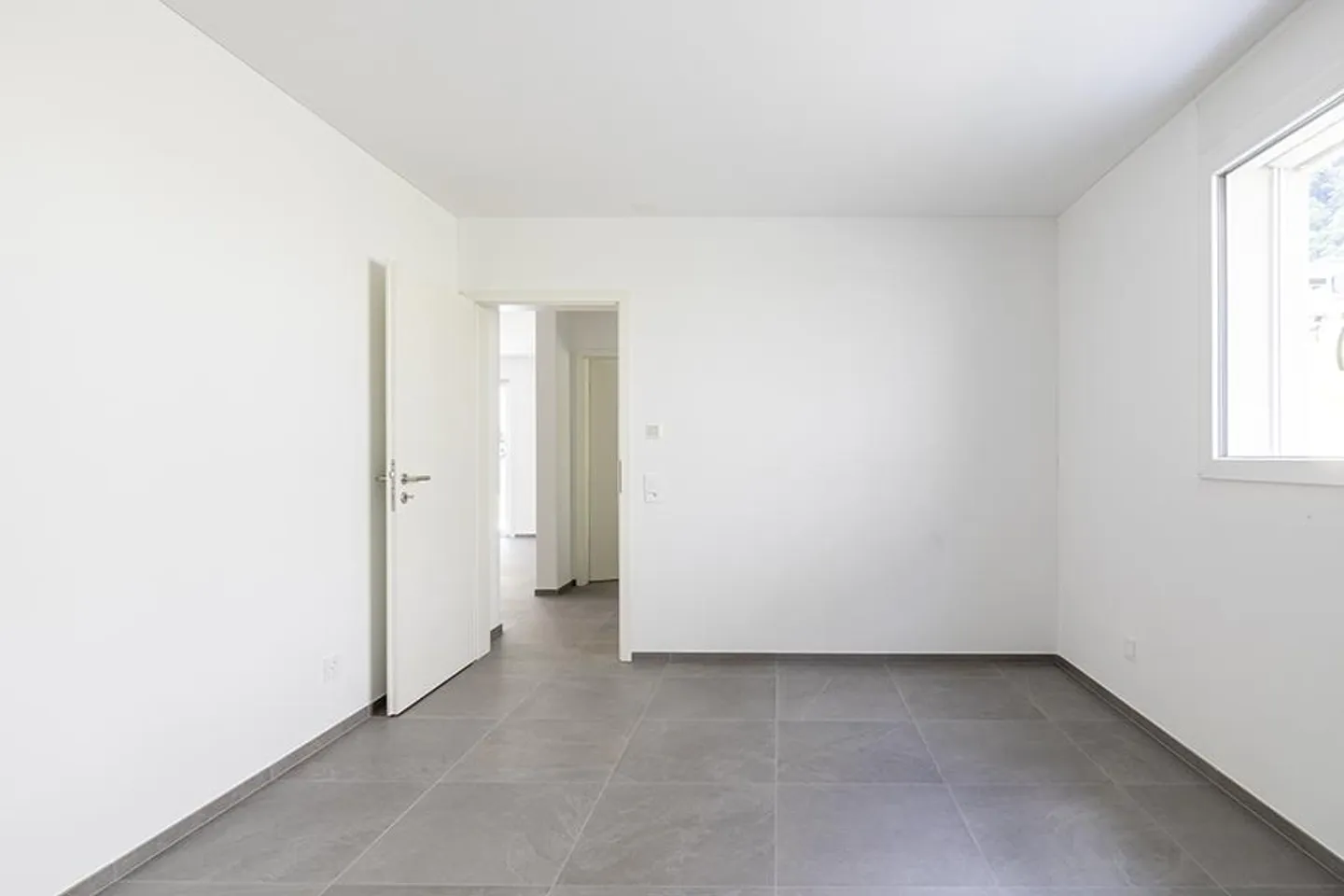 (LOCATION AVEC OPTION D'ACHAT) MODERNE 3.5 PIÈCES AVEC JARDIN À LUMINO - Photo 15 sur 21