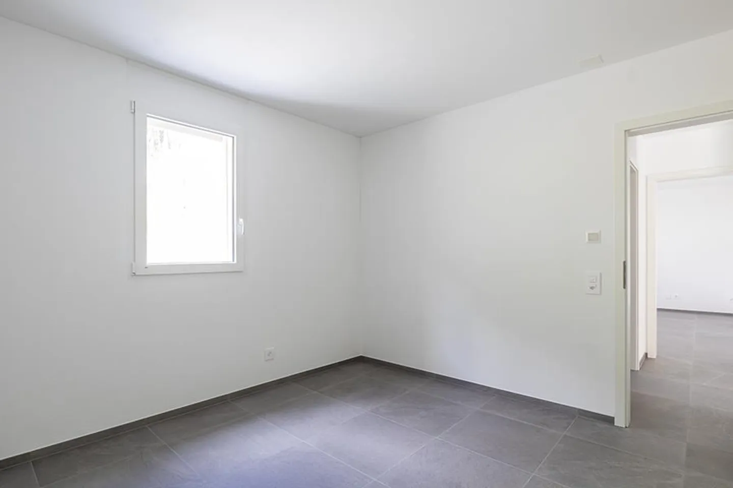 (LOCATION AVEC OPTION D'ACHAT) MODERNE 3.5 PIÈCES AVEC JARDIN À LUMINO - Photo 19 sur 21