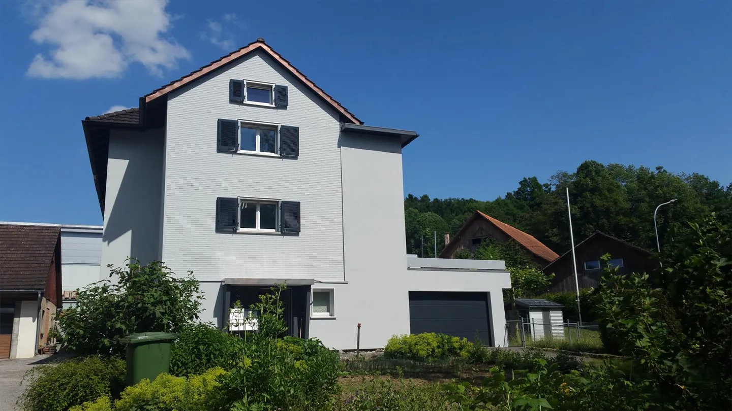 Appartamento affascinante e accogliente di 3.5 stanze, con balcone + area giardino - Foto 2 di 16