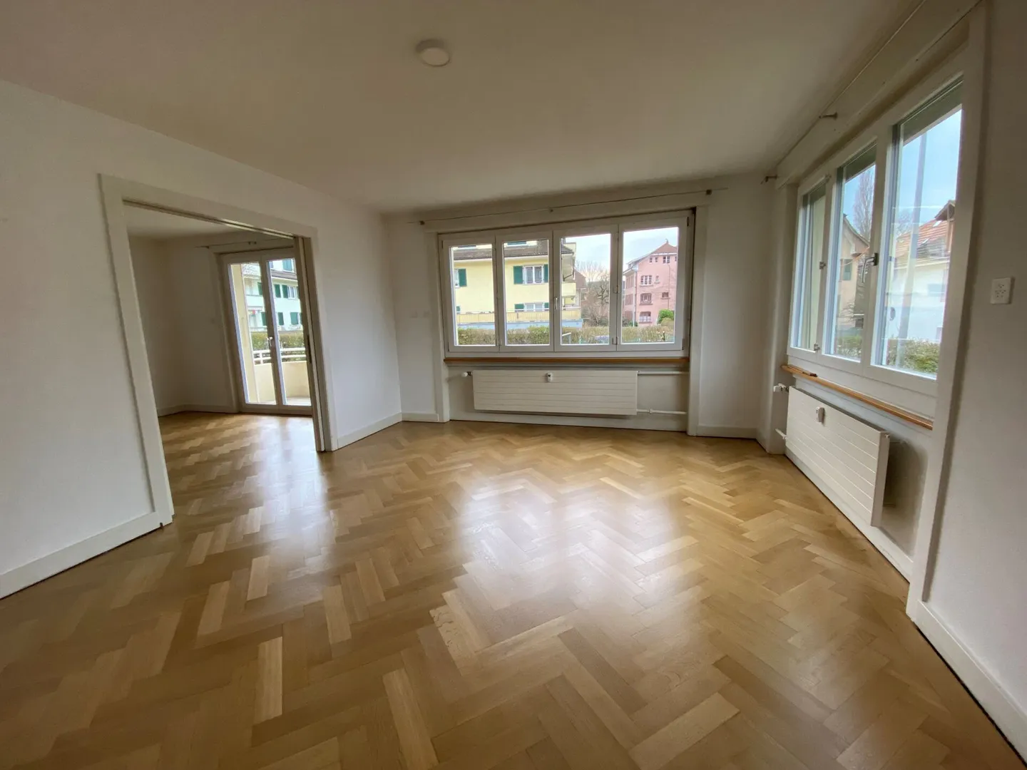 Appartamento 4 locali soleggiato vicino al lago - Foto 2 di 7