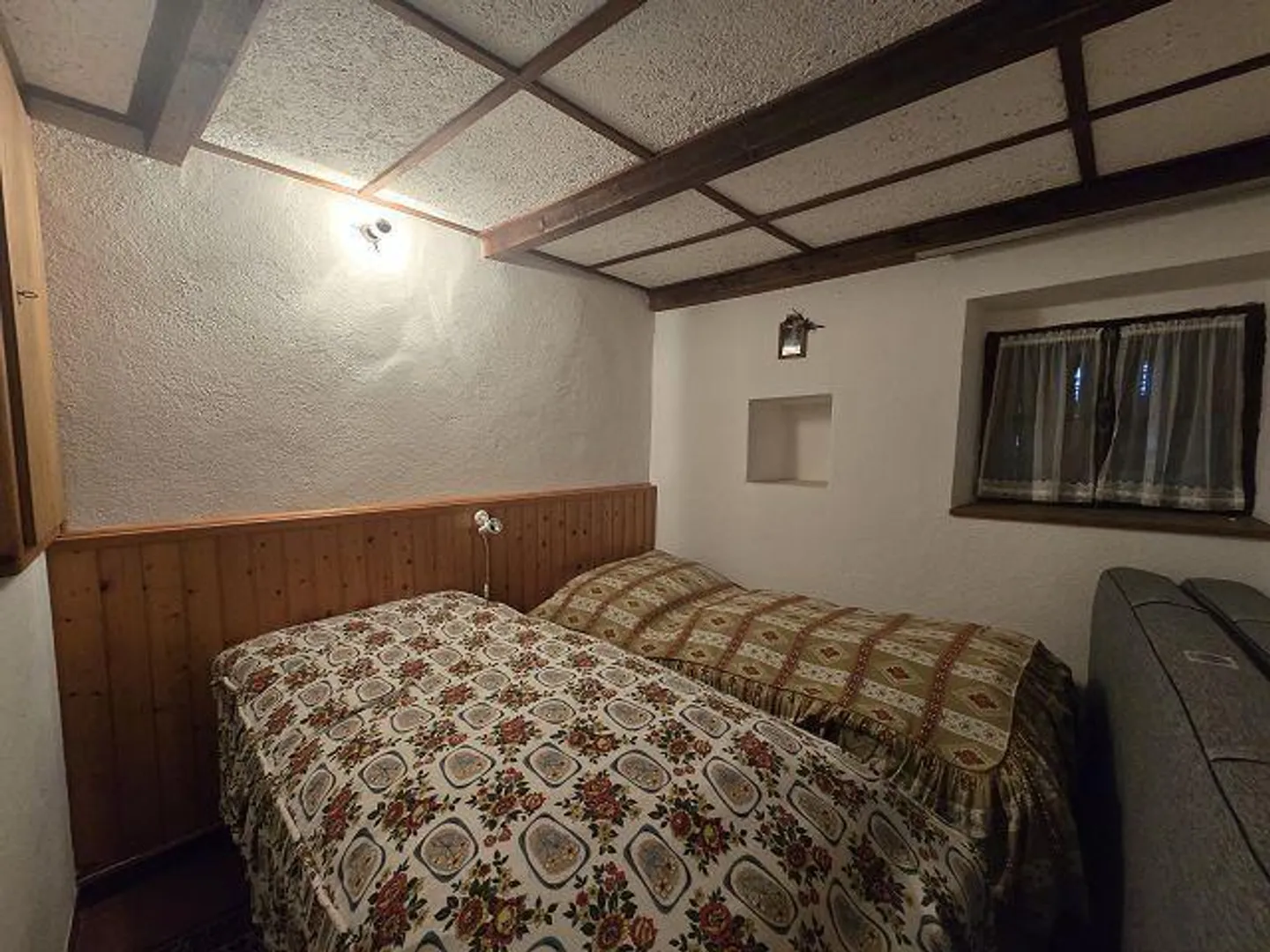 Bel rustico di 4 loc. con grande terreno in una posizione molto soleggiata e tranquilla - Foto 9 di 27