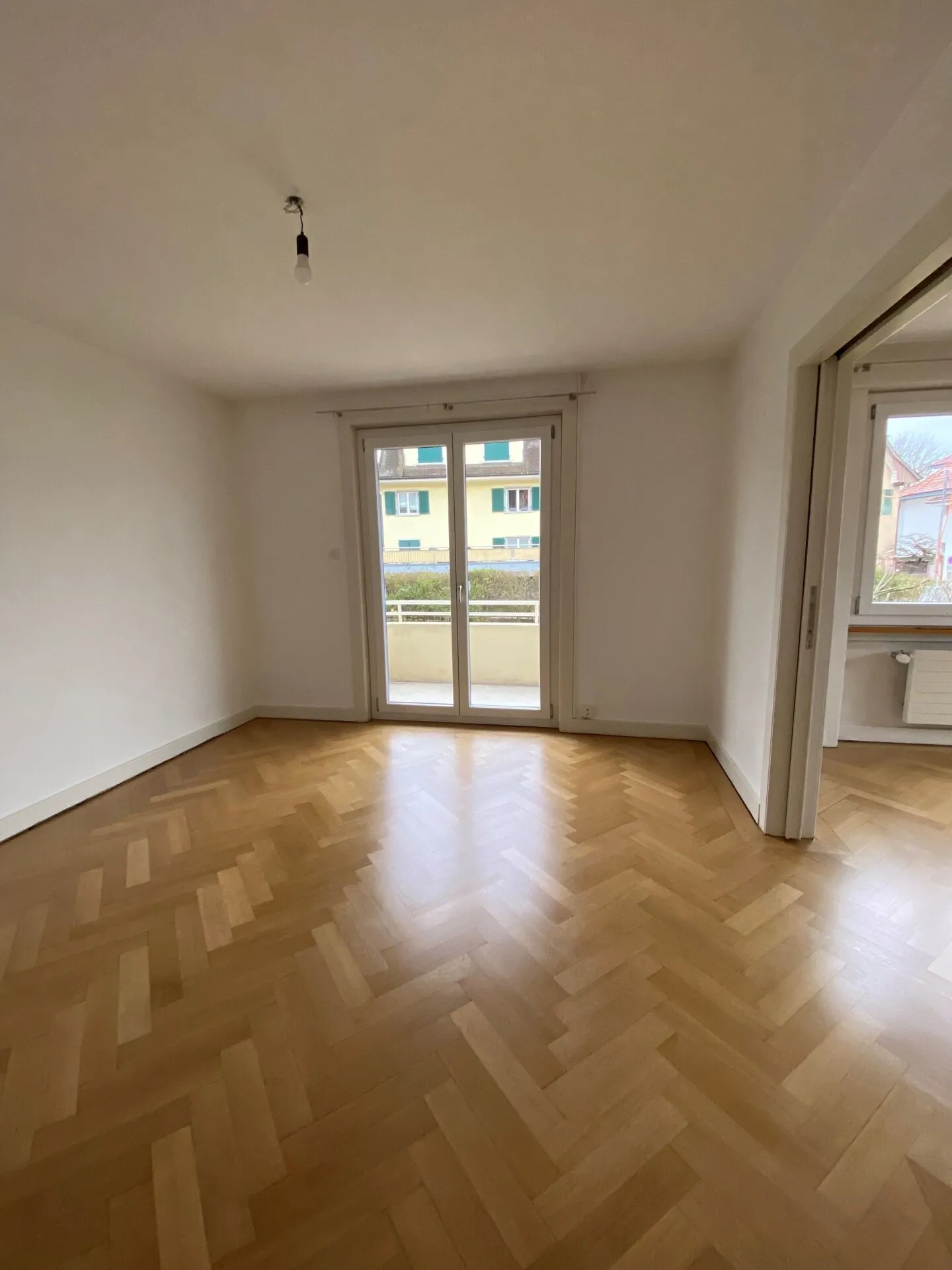 Appartamento 4 locali soleggiato vicino al lago - Foto 4 di 7