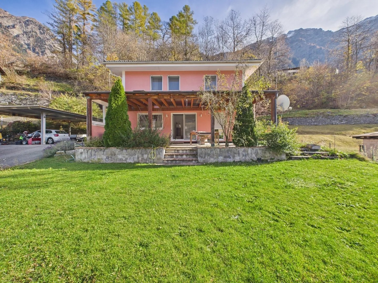 Villa charmante à Blenio – design moderne et espaces généreux dans un cadre pittoresque - Photo 1 sur 13