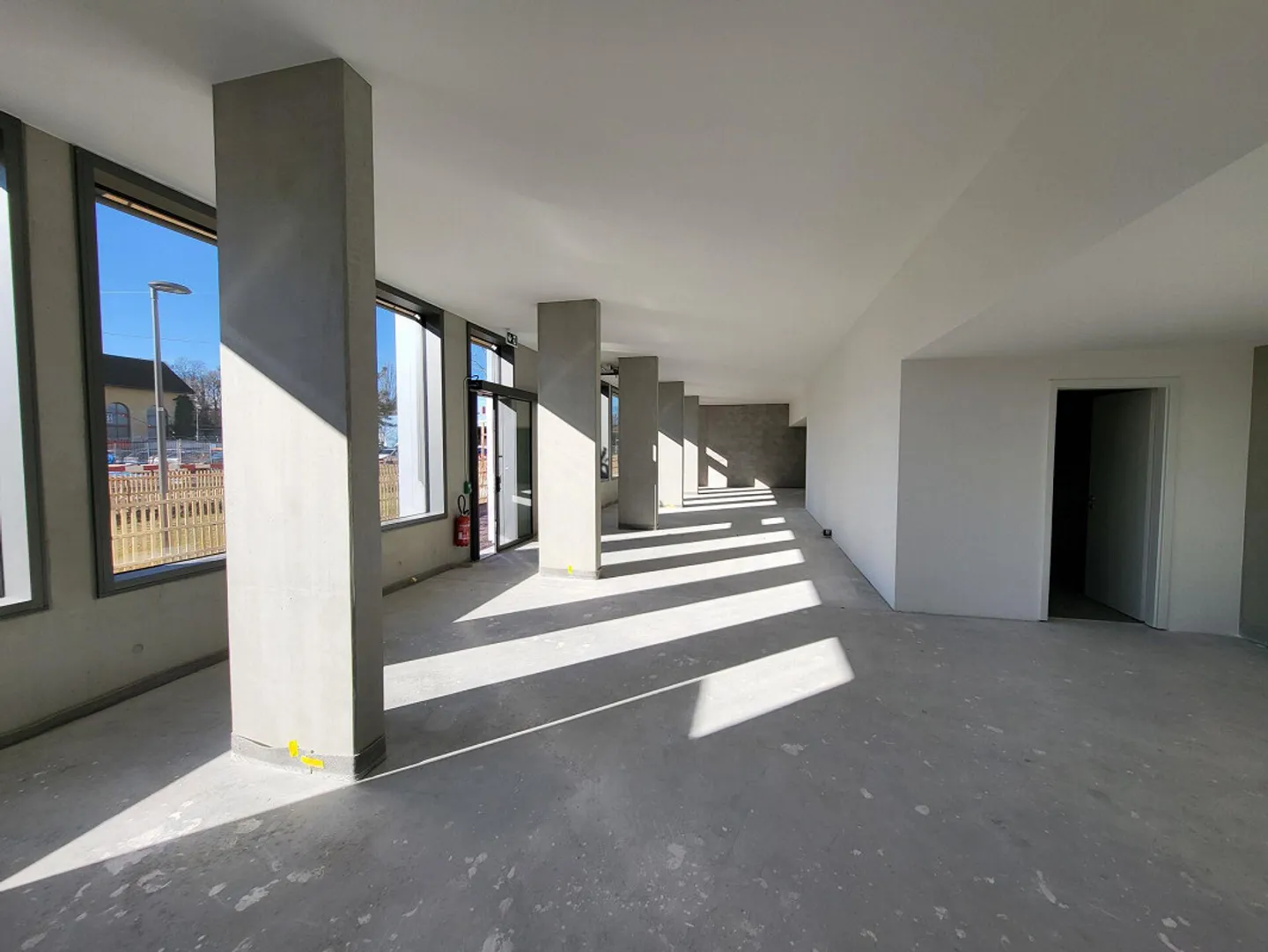 Espace Commercial Polyvalent - Photo 1 sur 4
