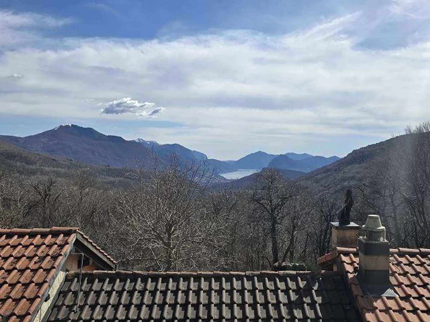 Bel rustico di 4 loc. con grande terreno in una posizione molto soleggiata e tranquilla - Foto 15 di 27
