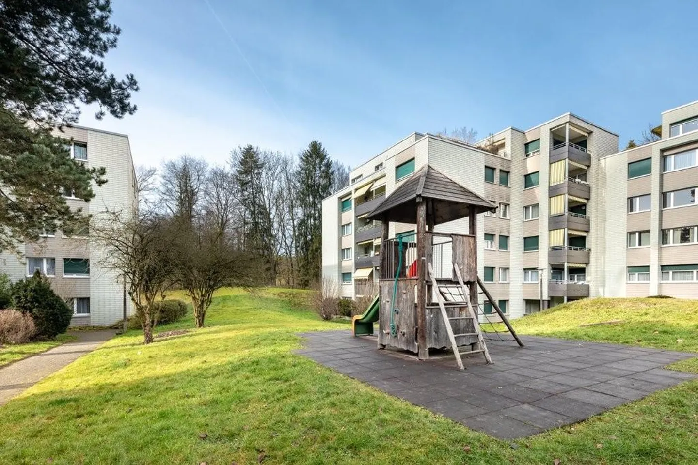 Modernes Familienapartment in Meilen - Foto 2 von 9