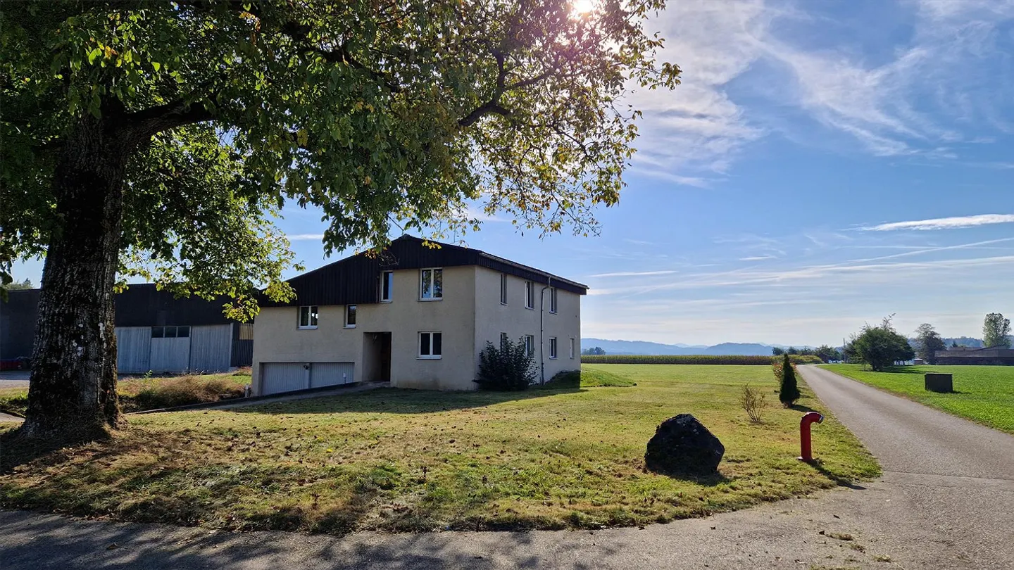 Vivre à la campagne dans une maison individuelle fraîchement rénovée - Photo 1 sur 14