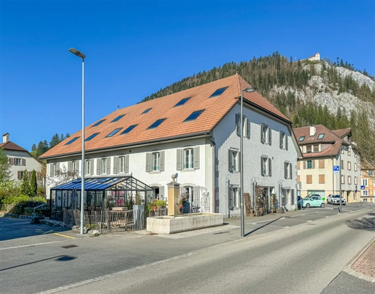 Renovierte Wohnung in Fleurier - Foto 1 von 13