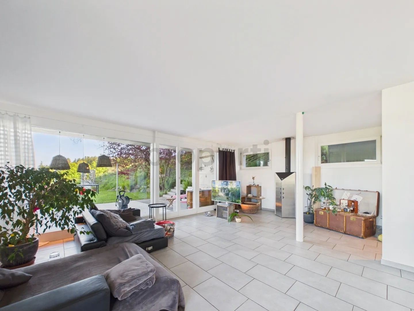 Modern 6.5-Room Single-Family House with Spacious Garden, Hagenbuch ZH - Photo 4 of 13
