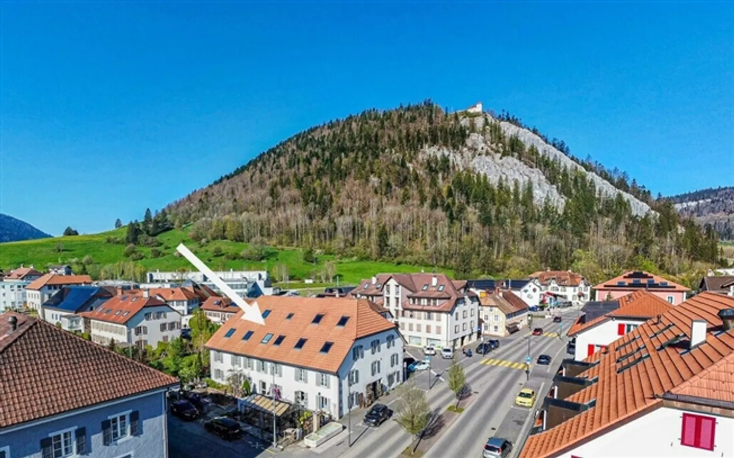 Renovierte Wohnung in Fleurier - Foto 2 von 13