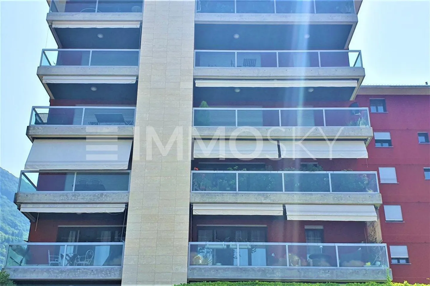 Spacious bright spaces just steps away from all amenities - Photo 4 of 5