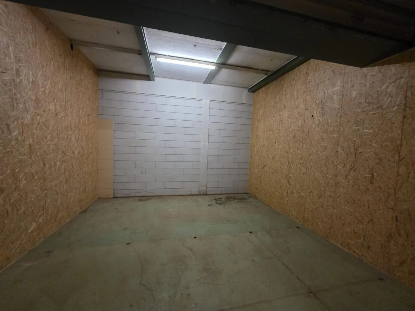 Warehouse - Photo 4 of 6