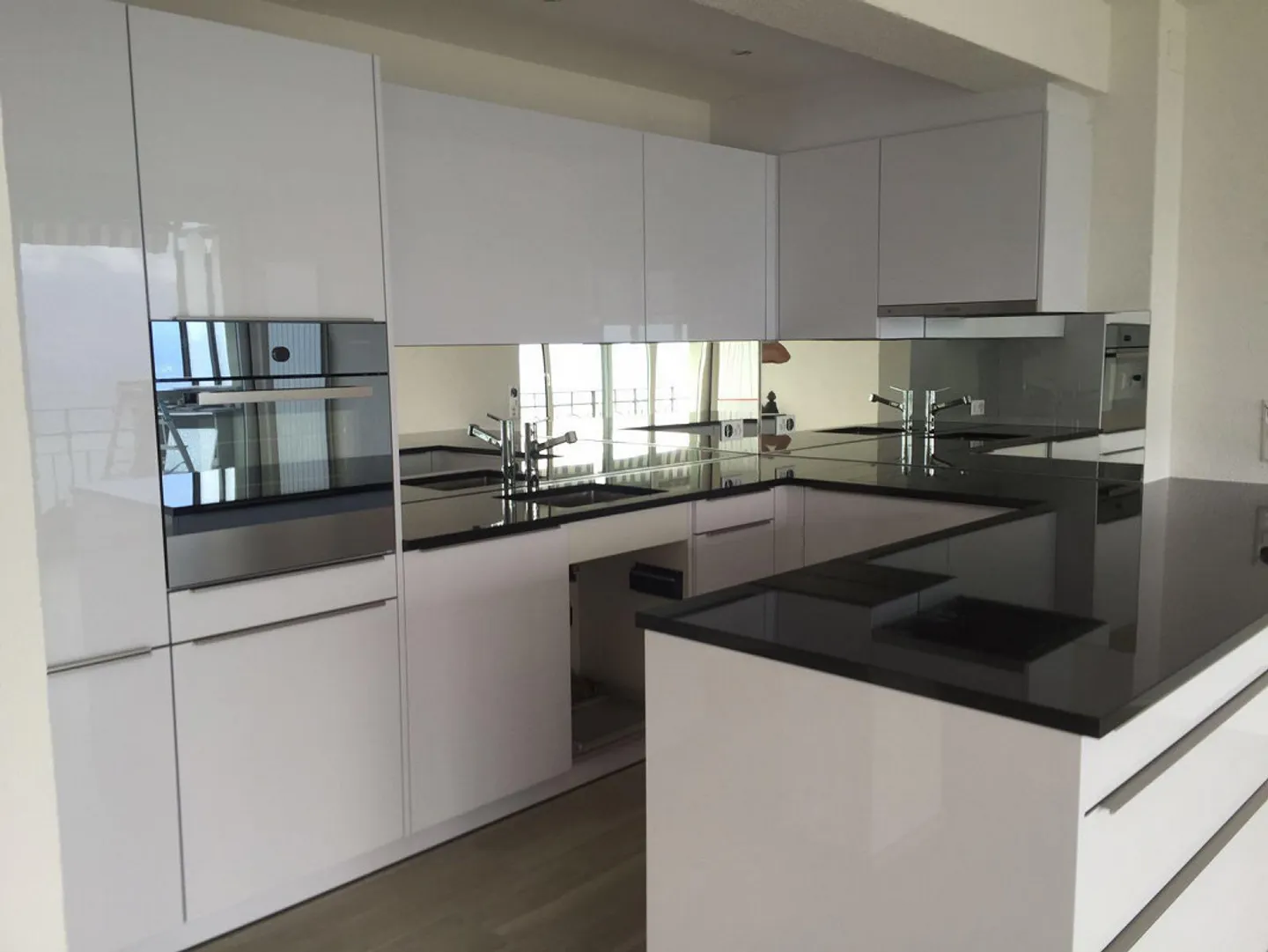 Appartement de 2,5 pièces avec vue imprenable sur le lac et les montagnes - Photo 6 sur 9