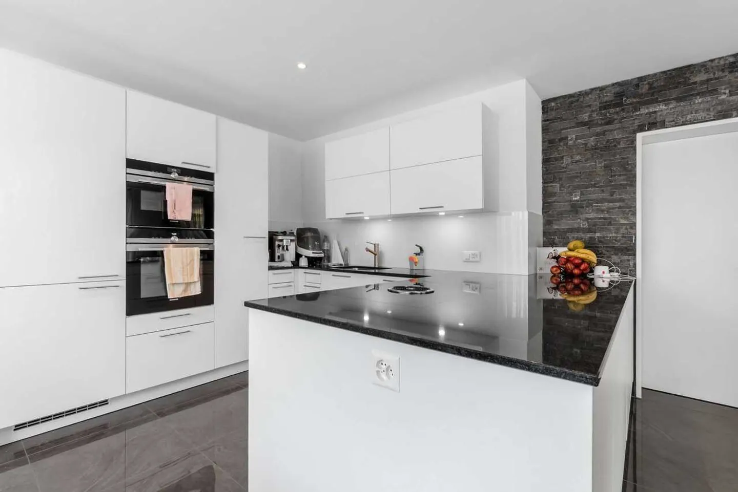 Moderna casa unifamiliare di 4,5 stanze con PV a Reinach AG - Foto 5 di 13