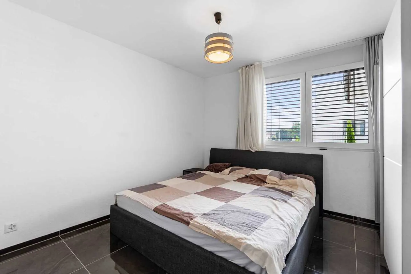 Moderna casa unifamiliare di 4,5 stanze con PV a Reinach AG - Foto 6 di 13