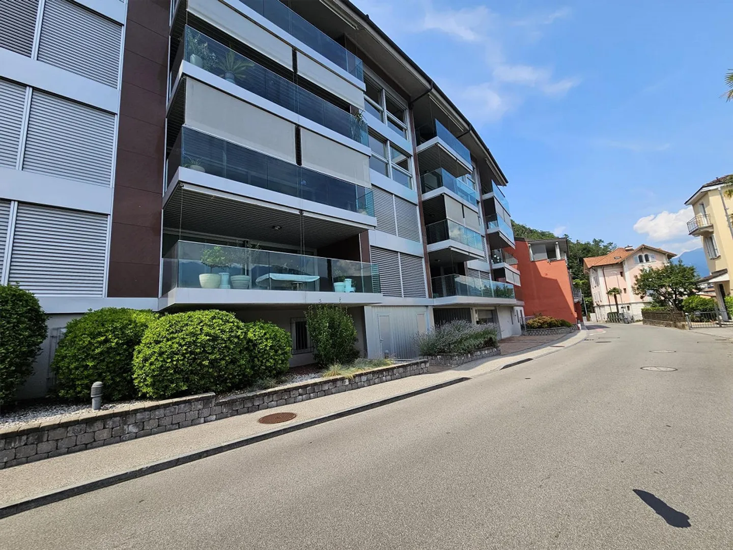4 places de parking confortables dans un garage souterrain mécanisé à Melide - Photo 6 sur 6