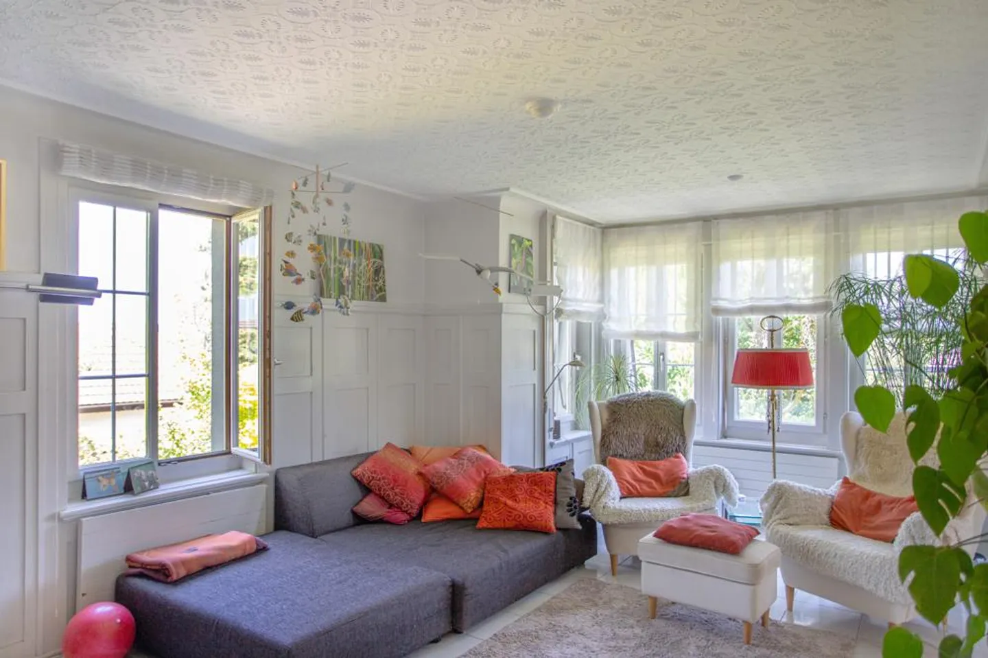 Casa unifamiliare elegante con molto fascino e ampio spazio naturale - Foto 3 di 7