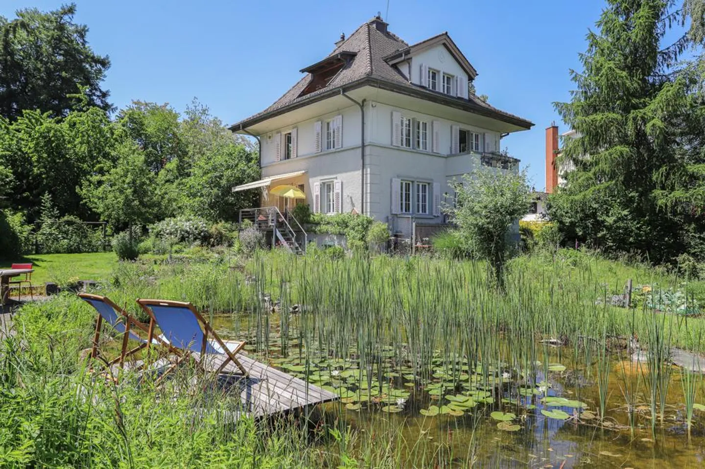 Casa unifamiliare elegante con molto fascino e ampio spazio naturale - Foto 5 di 7