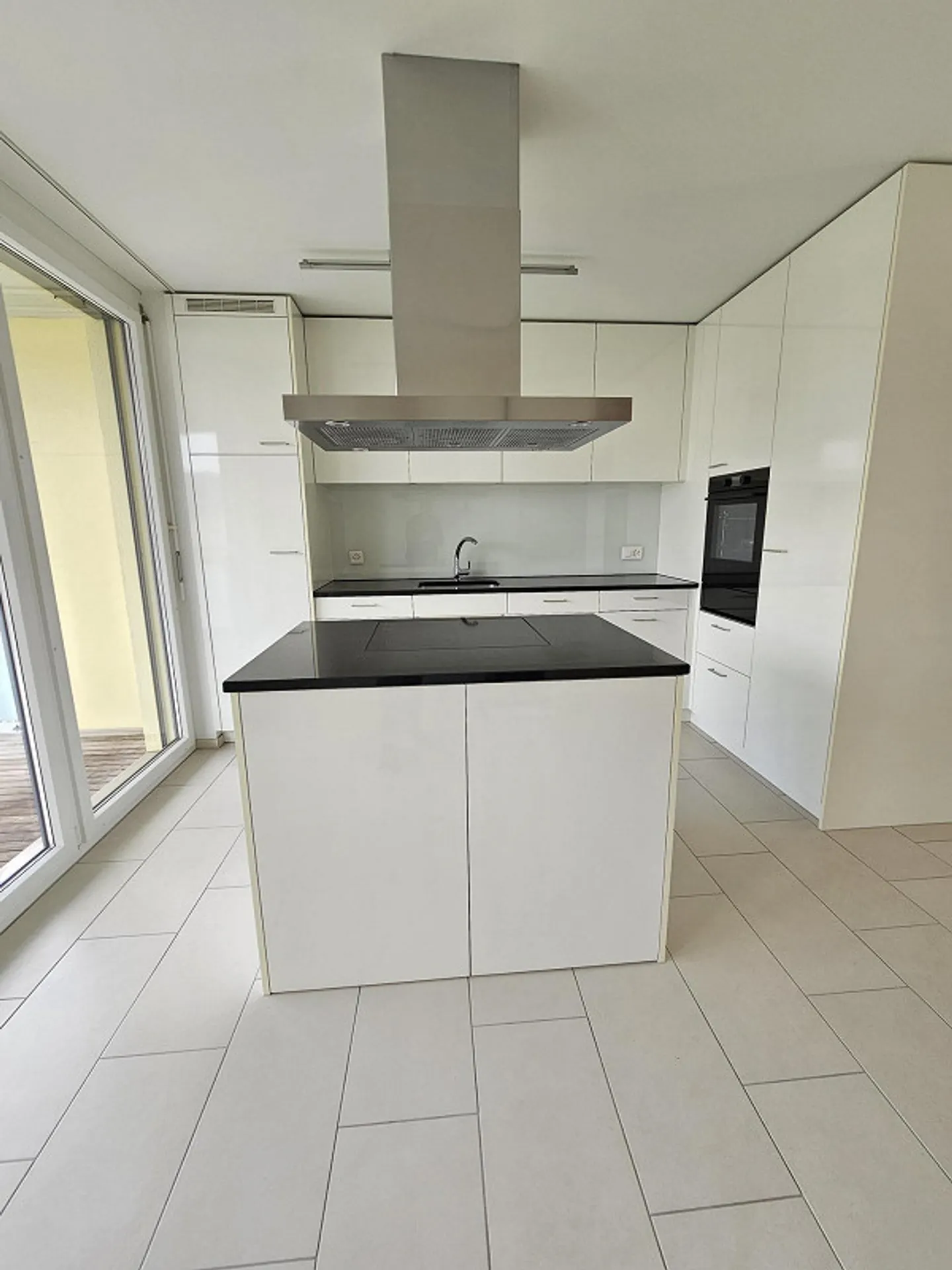 Moderne 4½-Zimmer-Wohnung in zentraler Lage - Foto 2 von 17