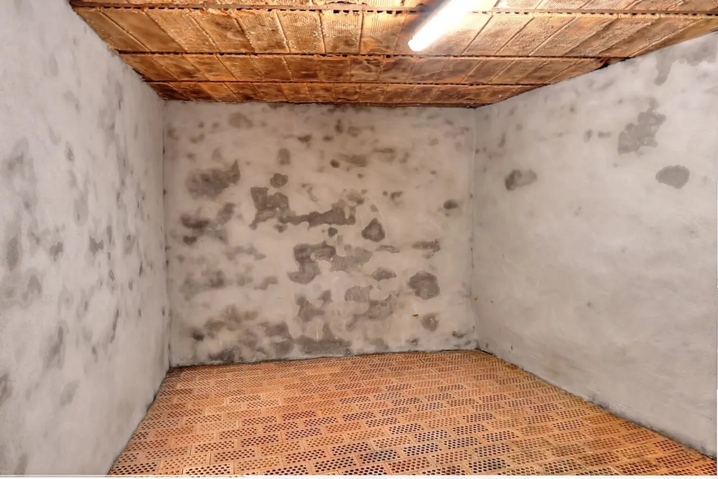 In the heart of the village, great potential for this barn to renovate - Photo 8 of 11