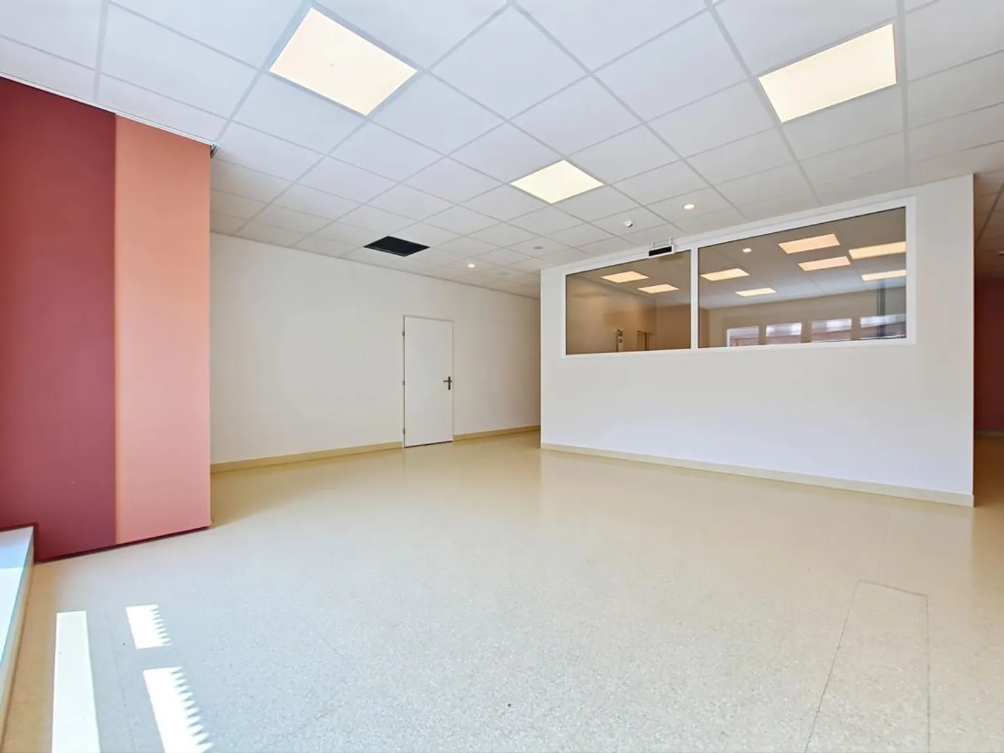 Sion - Geräumige Geschäftsräume von 335 m² ideal für eine medizinische Klinik im Zentrum - Foto 11 von 15