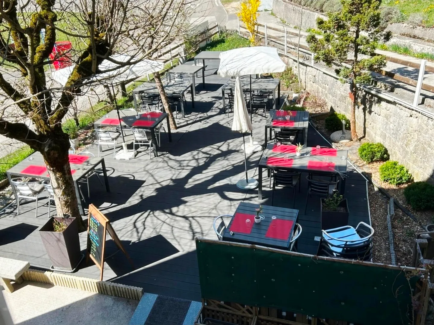 Seize the opportunity to take over the Restaurant du Pont de la Roche - Photo 6 of 9