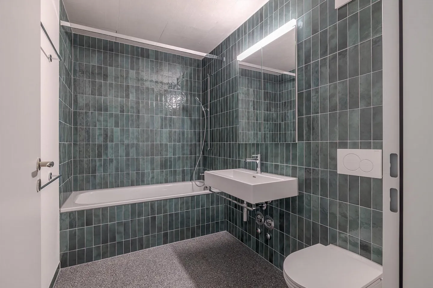 3.5 Room Apartment in Biel - Photo 3 of 13