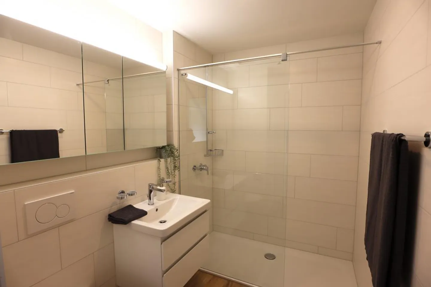 New apartment in a quiet location with its own laundry room - Photo 4 of 6