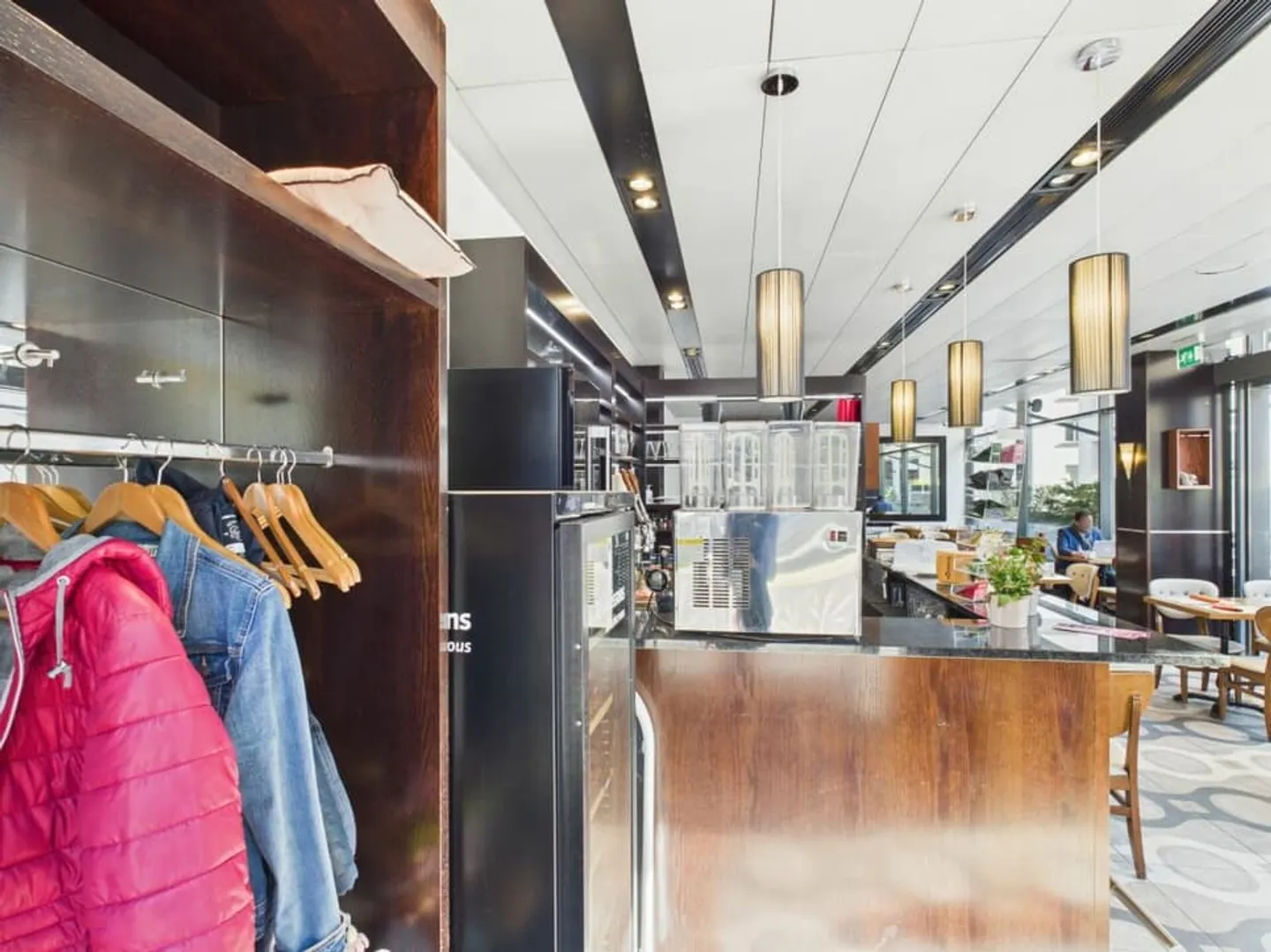 Charming Italian Restaurant - Photo 7 of 10