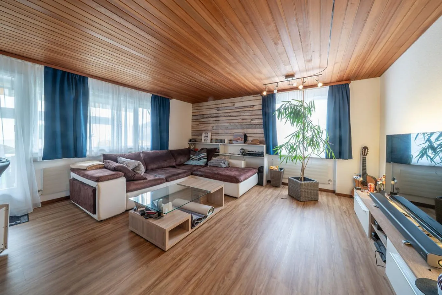 Casa unifamiliare indipendente con grande potenziale - Foto 8 di 11