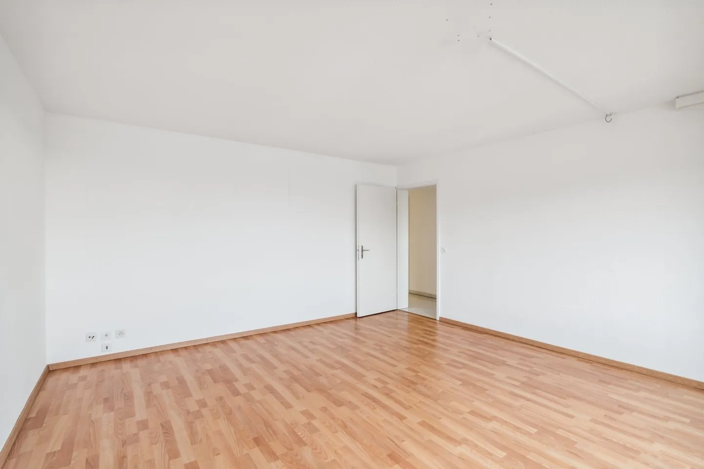 «Renoviert - lichtdurchflutet - tolle Aussicht - gute Lage !» - Foto 3 von 9