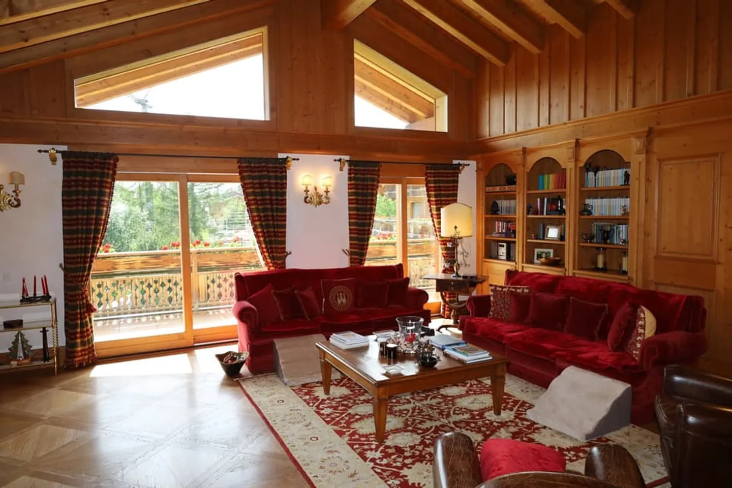 Wunderschöne Penthouse-Wohnung mit 5,5 Zimmern in Crans-Montana - Foto 2 von 13