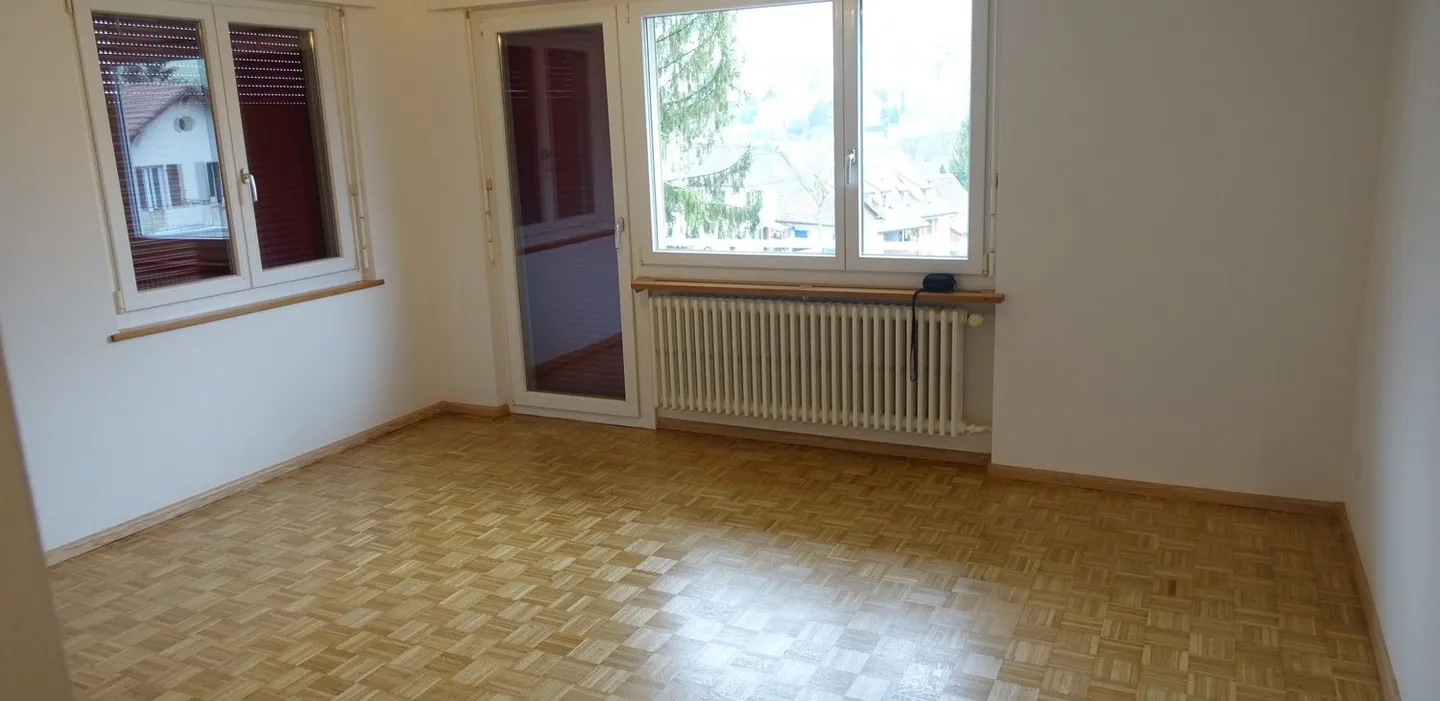 Affordable and well-maintained 4-room apartment - Photo 3 of 4