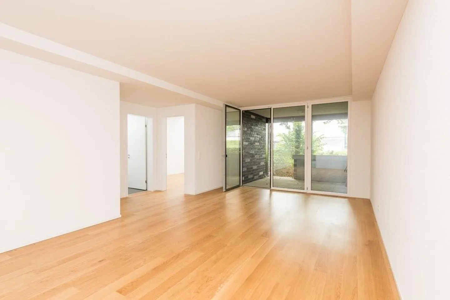 Attractive apartment near the city center - Photo 3 of 5