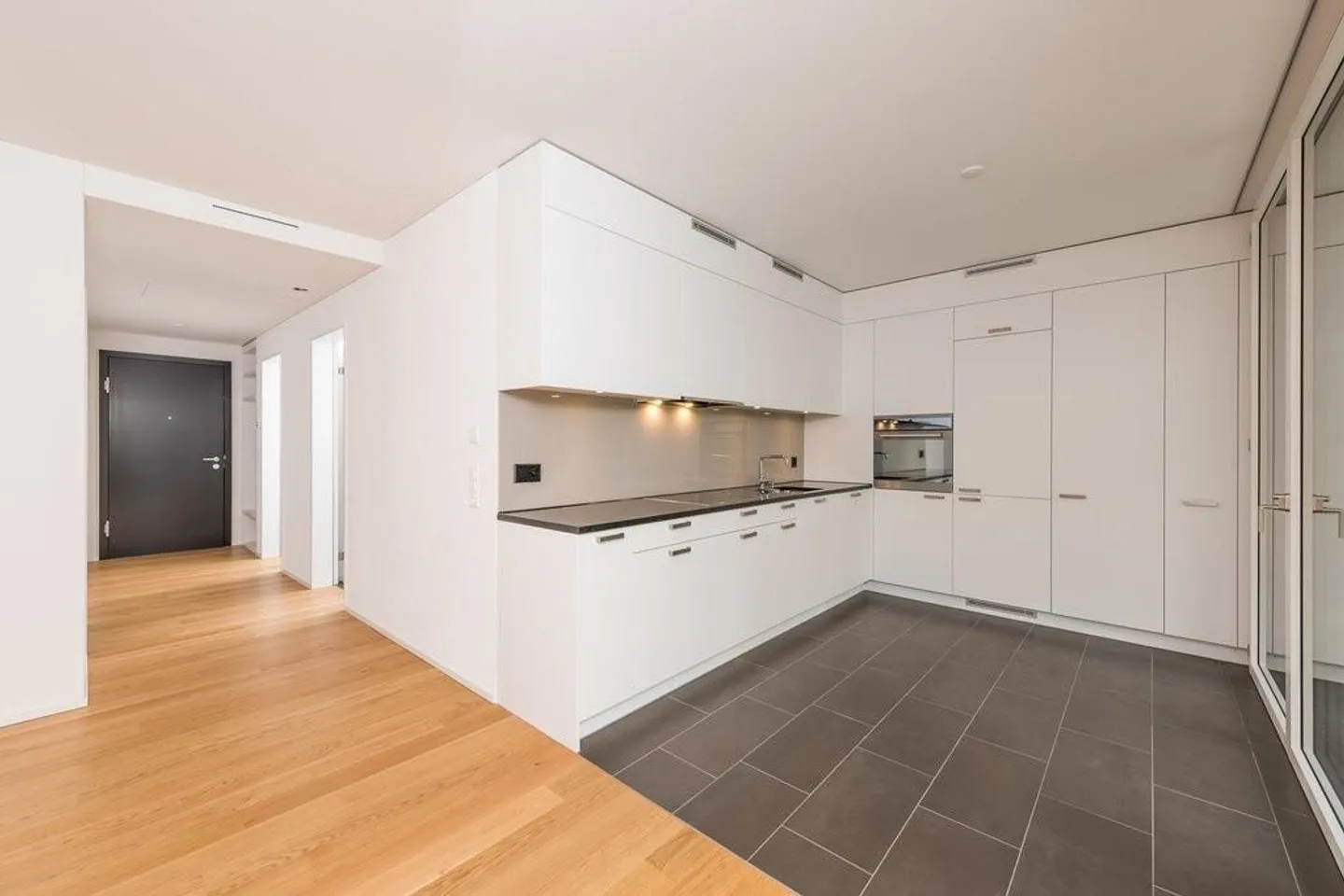Attractive apartment near the city center - Photo 4 of 5