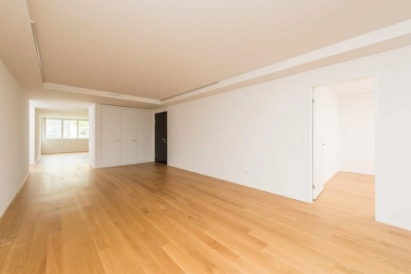 Attractive apartment near the city center - Photo 2 of 5