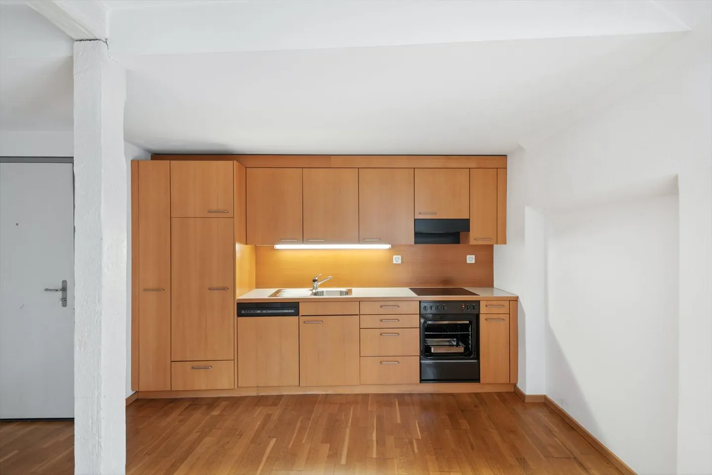 Appartement lumineux et charmant de 2,5 pièces au cœur de la vieille ville - Photo 3 sur 5