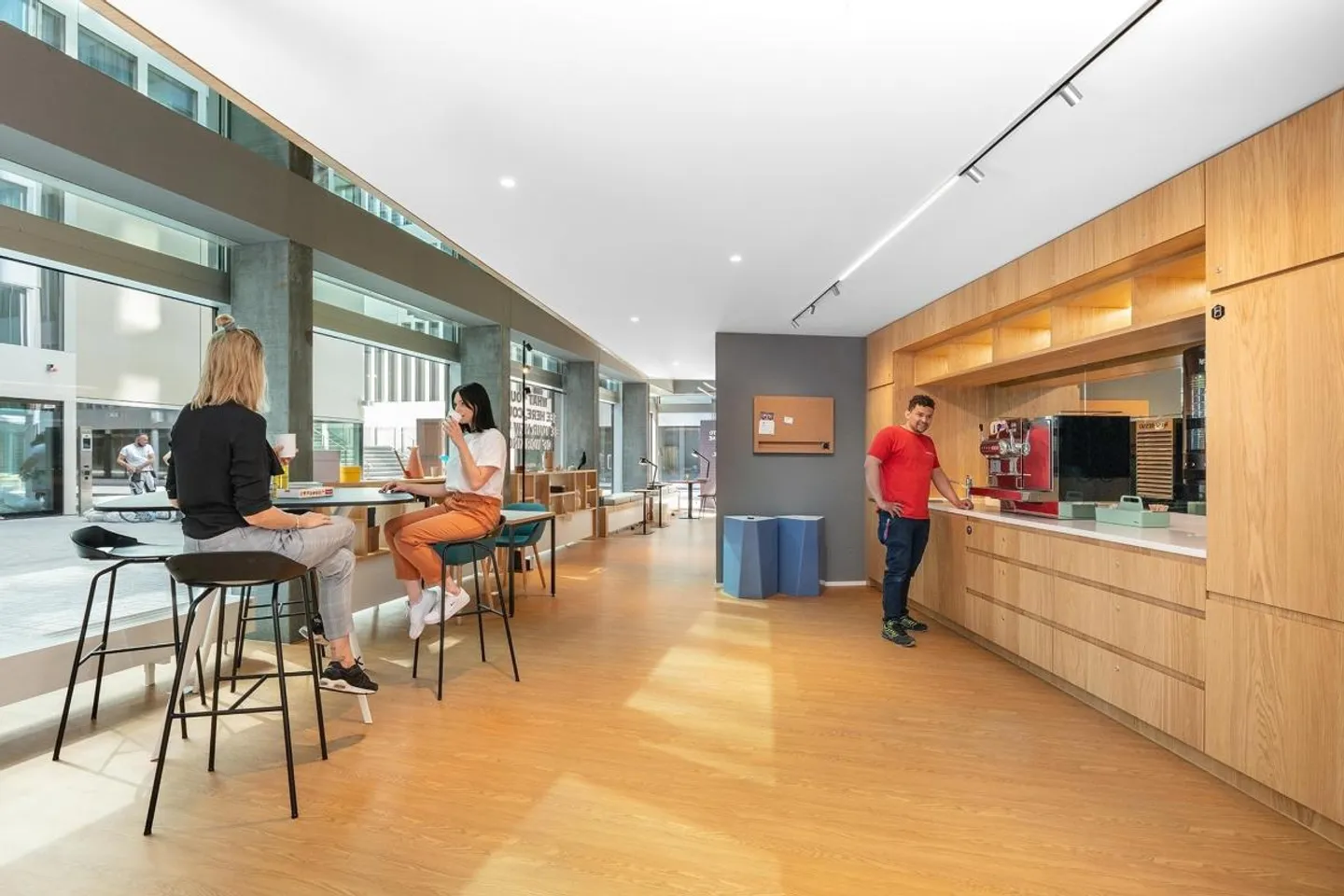 Accesso continuo a spazi per uffici di design per 1 persona in Spaces The Circle 6 - Foto 11 di 11